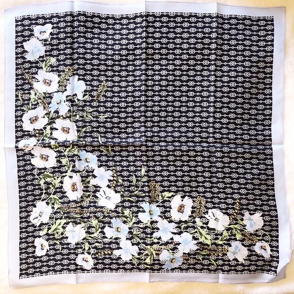 Ann Taylor Blue Floral Square Geo Pattern Scarf - Picture 8 of 9